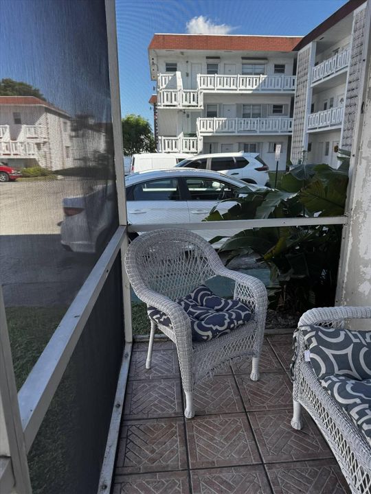 For Sale: $55,000 (2 beds, 2 baths, 950 Square Feet)