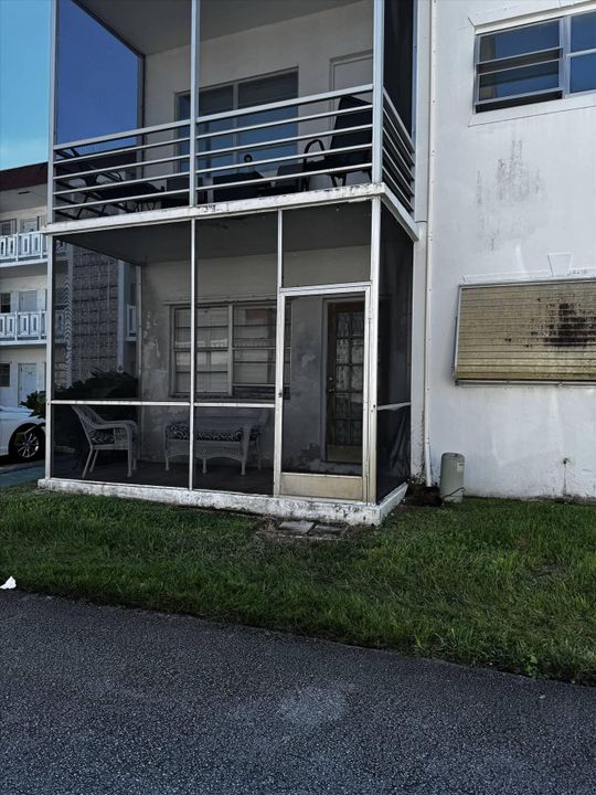 For Sale: $55,000 (2 beds, 2 baths, 950 Square Feet)