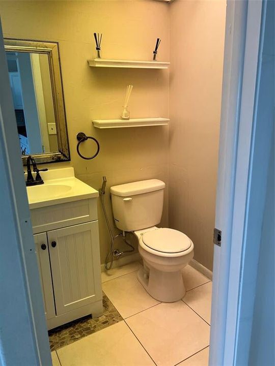 For Rent: $1,800 (1 beds, 1 baths, 741 Square Feet)