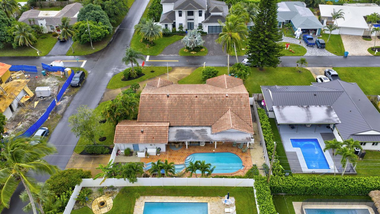 En Venta: $1,985,000 (4 camas, 4 baños, 3172 Pies cuadrados)