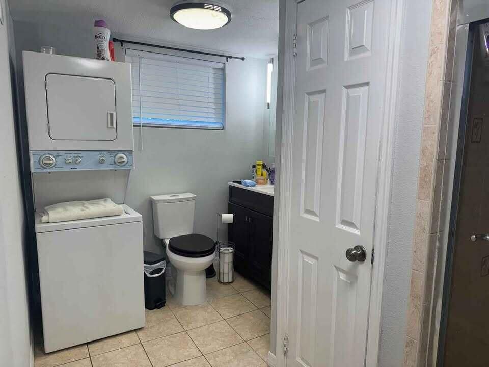 For Rent: $2,500 (3 beds, 2 baths, 2978 Square Feet)