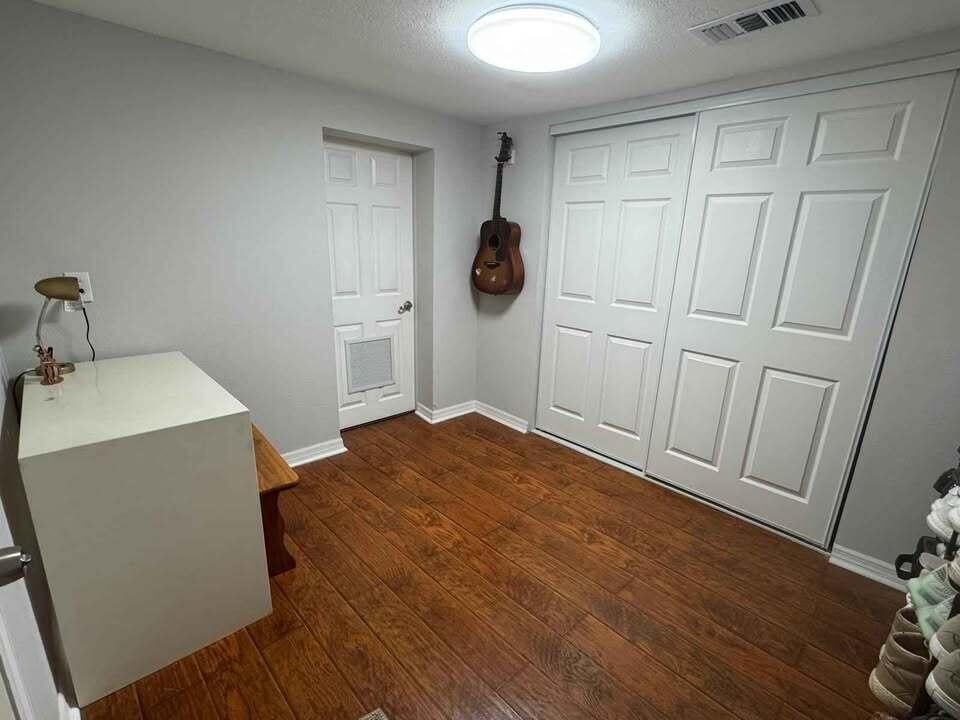 For Rent: $2,500 (3 beds, 2 baths, 2978 Square Feet)