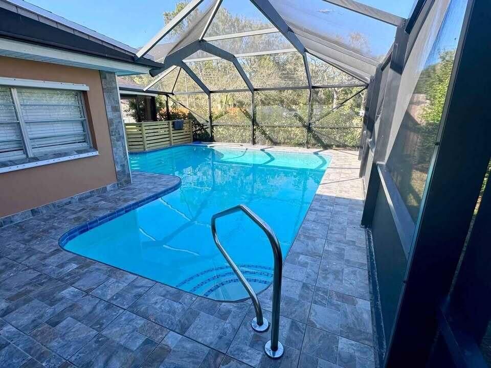 For Rent: $2,500 (3 beds, 2 baths, 2978 Square Feet)