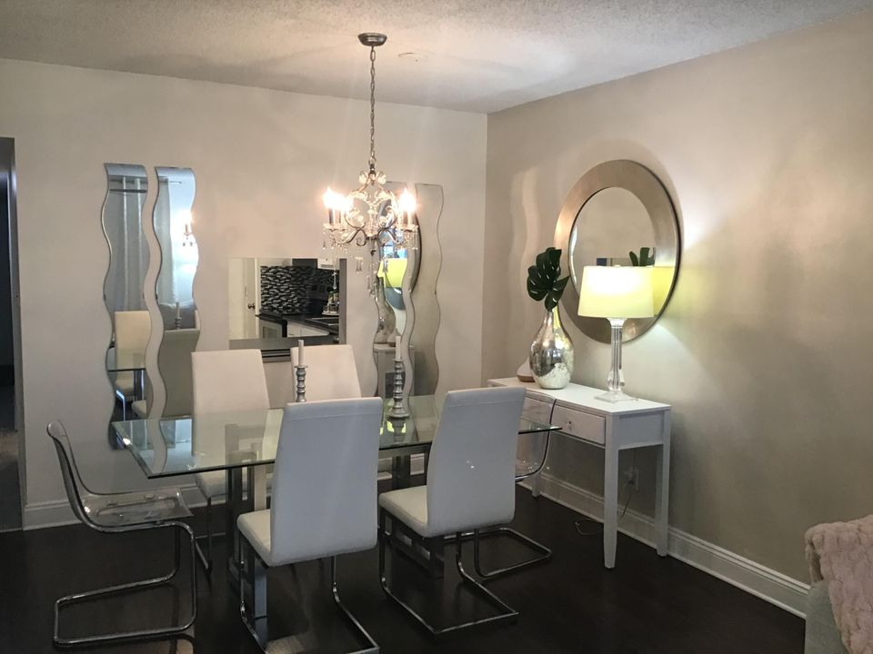 For Sale: $140,000 (1 beds, 1 baths, 1010 Square Feet)