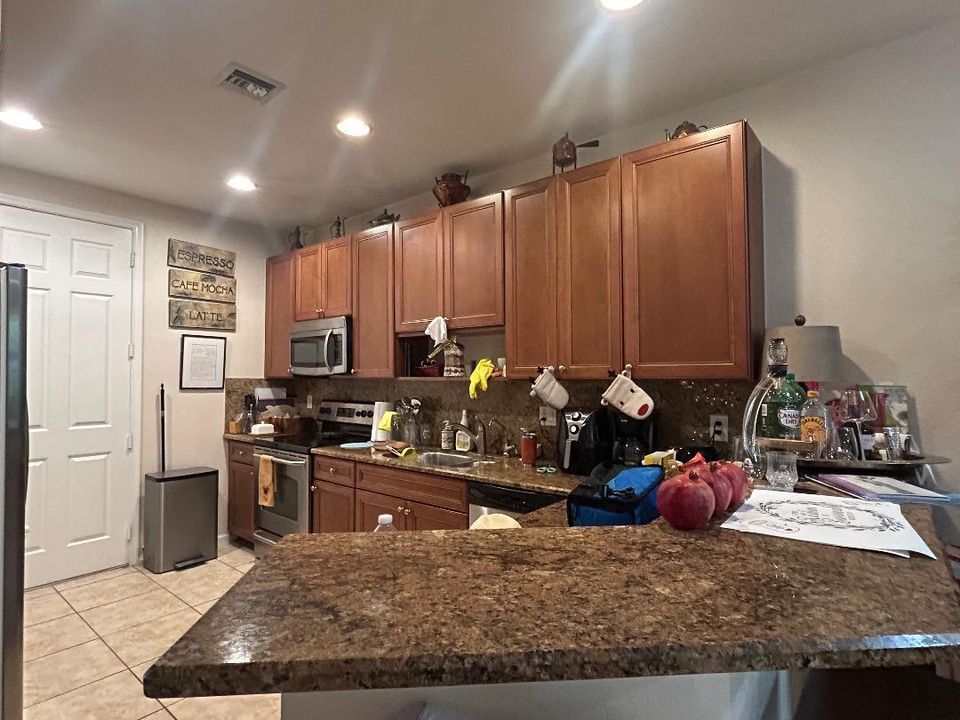 En Venta: $575,000 (3 camas, 3 baños, 2122 Pies cuadrados)