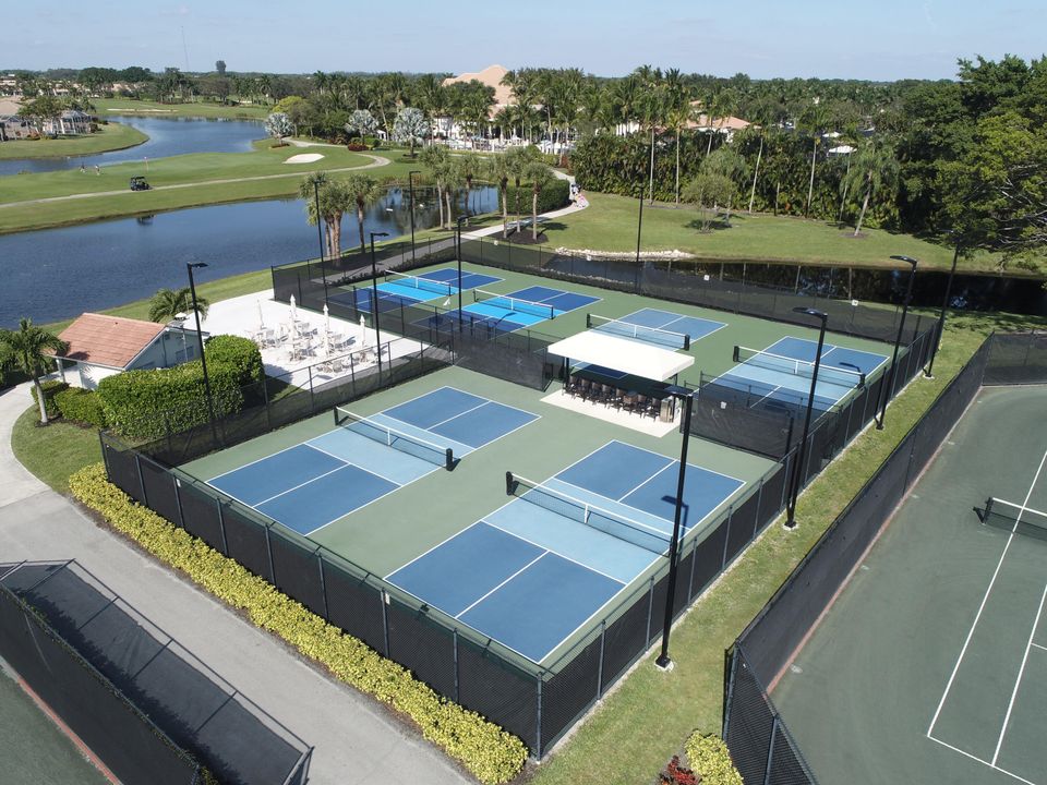 En Venta: $270,000 (3 camas, 2 baños, 1820 Pies cuadrados)