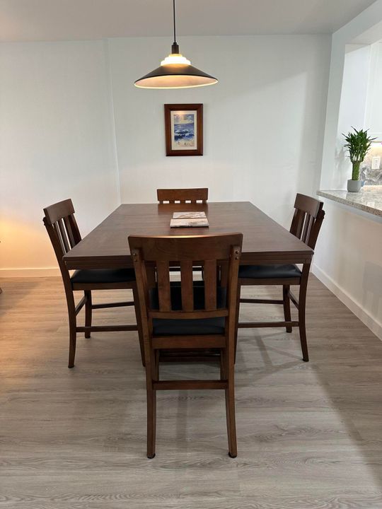 For Rent: $2,800 (2 beds, 2 baths, 1190 Square Feet)