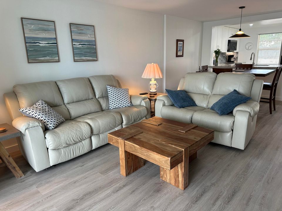 For Rent: $2,800 (2 beds, 2 baths, 1190 Square Feet)