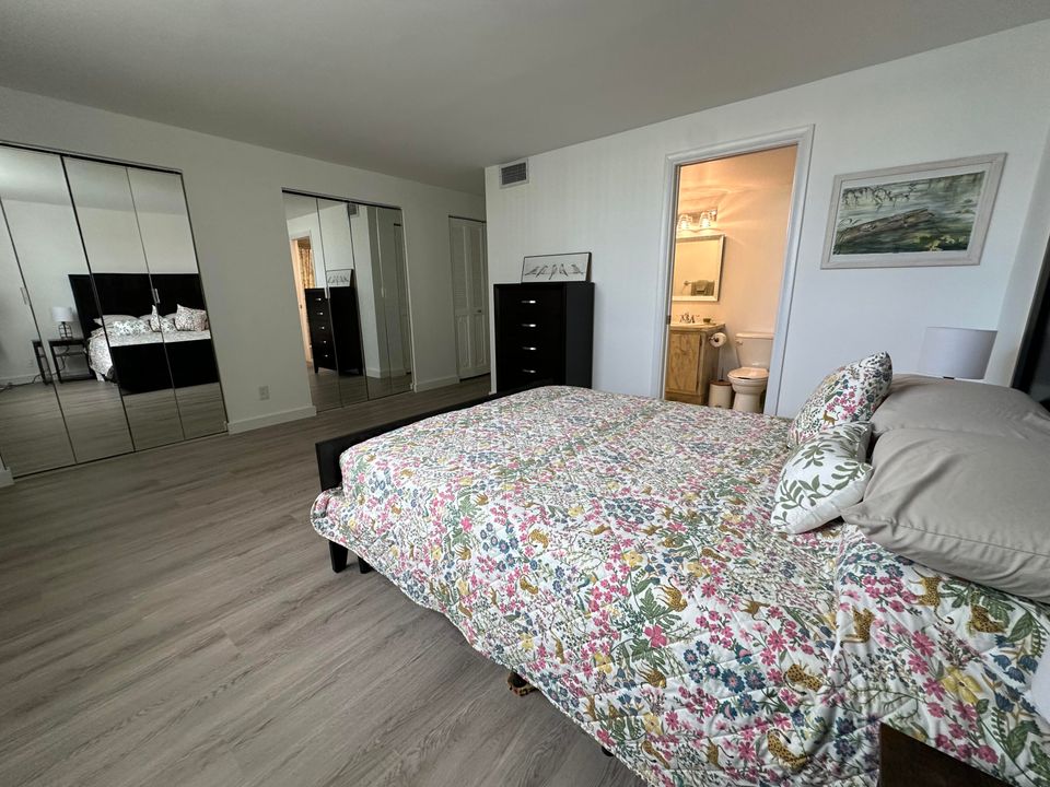 For Rent: $2,800 (2 beds, 2 baths, 1190 Square Feet)