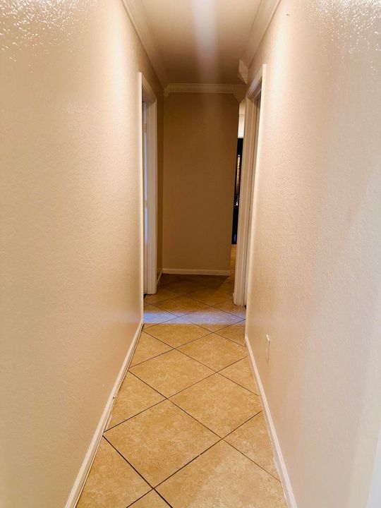 For Rent: $3,000 (4 beds, 2 baths, 1722 Square Feet)