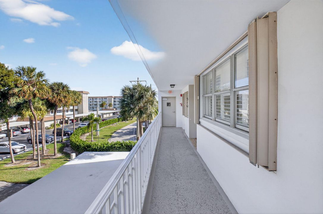 待售: $359,000 (2 贝兹, 2 浴室, 1009 平方英尺)