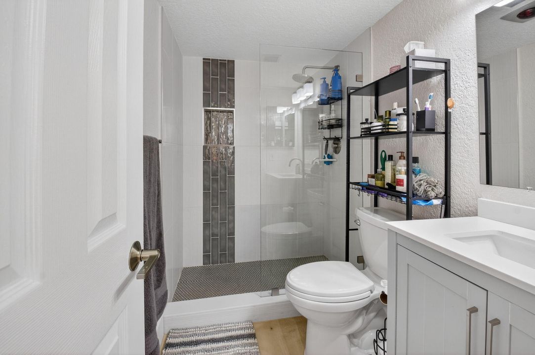 待售: $359,000 (2 贝兹, 2 浴室, 1009 平方英尺)