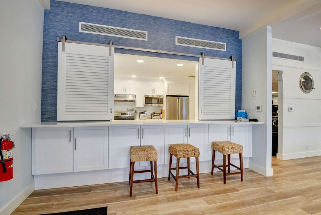 待售: $359,000 (2 贝兹, 2 浴室, 1009 平方英尺)