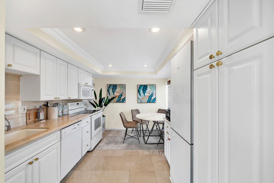 В аренду: $10,000 (1 спален, 1 ванн, 850 Квадратных фут)