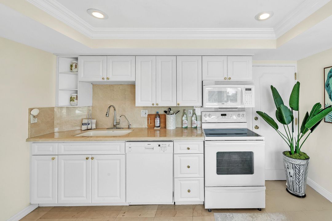 В аренду: $10,000 (1 спален, 1 ванн, 850 Квадратных фут)