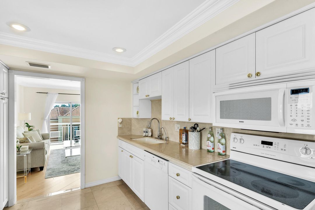 В аренду: $10,000 (1 спален, 1 ванн, 850 Квадратных фут)