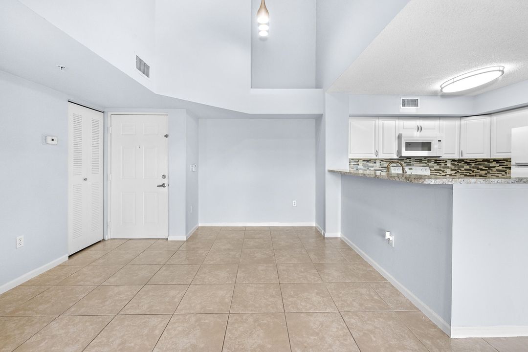 En Venta: $254,900 (2 camas, 2 baños, 1076 Pies cuadrados)