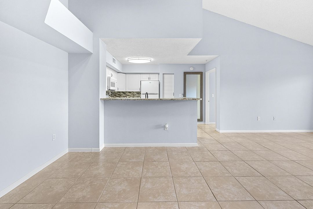 En Venta: $254,900 (2 camas, 2 baños, 1076 Pies cuadrados)