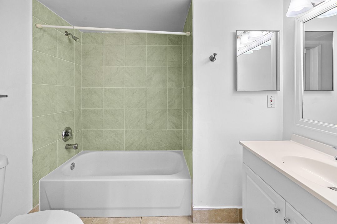 En Venta: $254,900 (2 camas, 2 baños, 1076 Pies cuadrados)