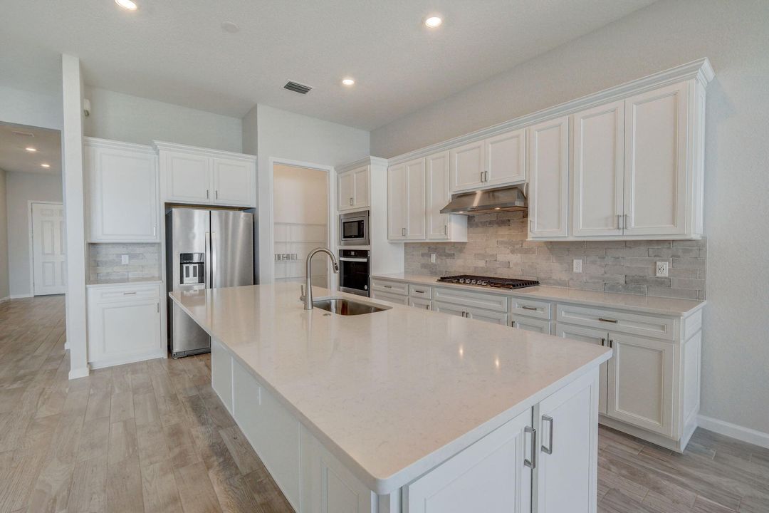 For Rent: $3,500 (3 beds, 2 baths, 2470 Square Feet)