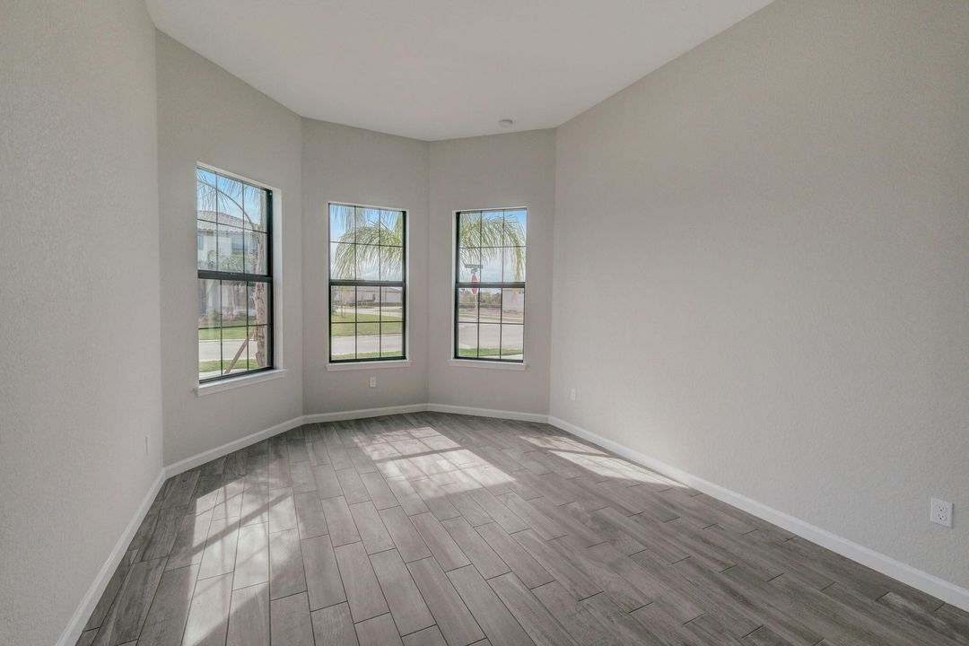 For Rent: $3,500 (3 beds, 2 baths, 2470 Square Feet)