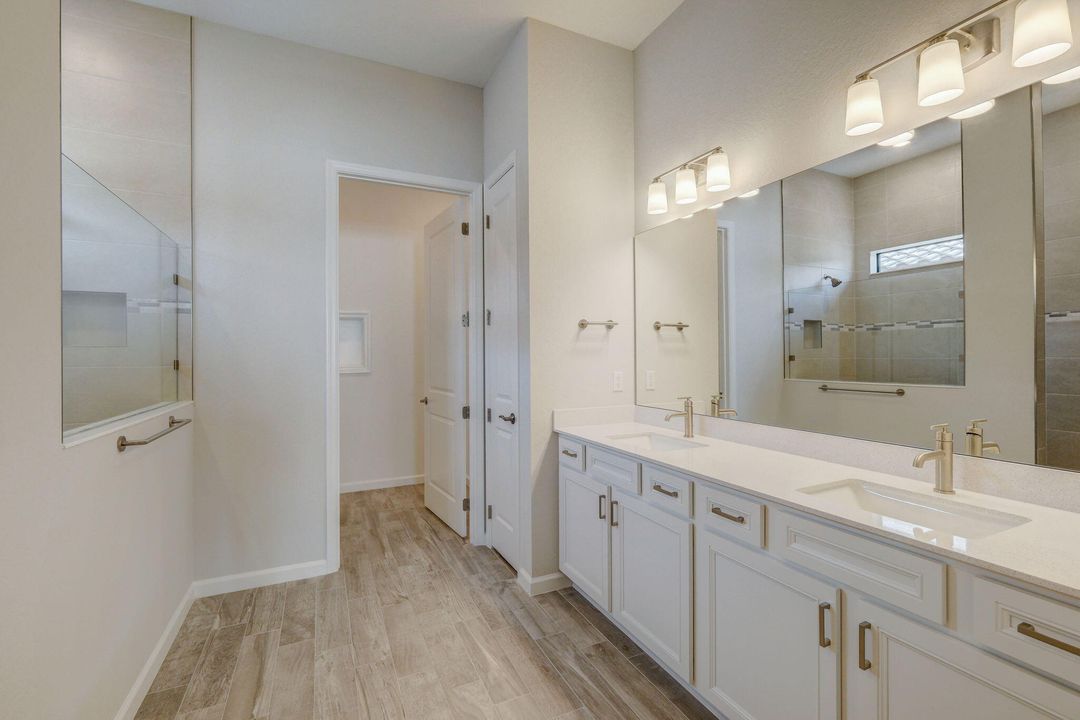 For Rent: $3,500 (3 beds, 2 baths, 2470 Square Feet)