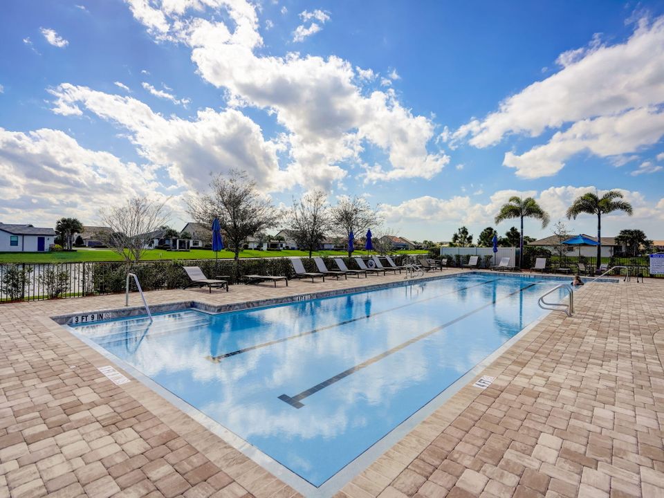 For Rent: $3,500 (3 beds, 2 baths, 2470 Square Feet)