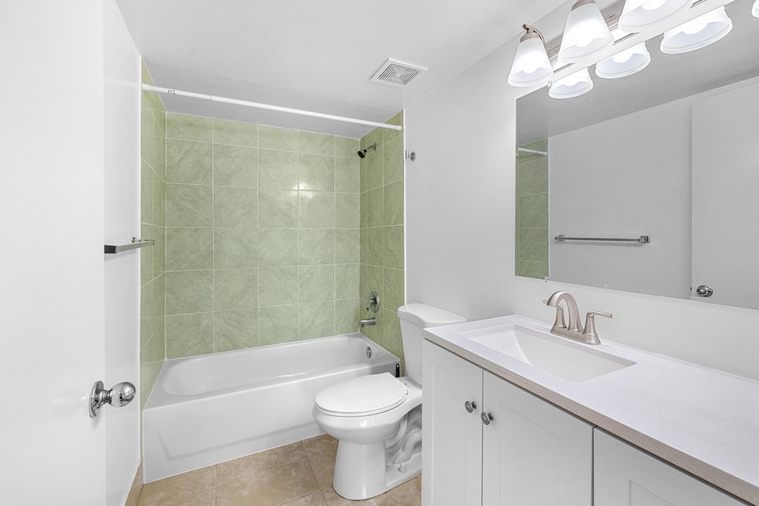 En Venta: $254,900 (2 camas, 2 baños, 1076 Pies cuadrados)