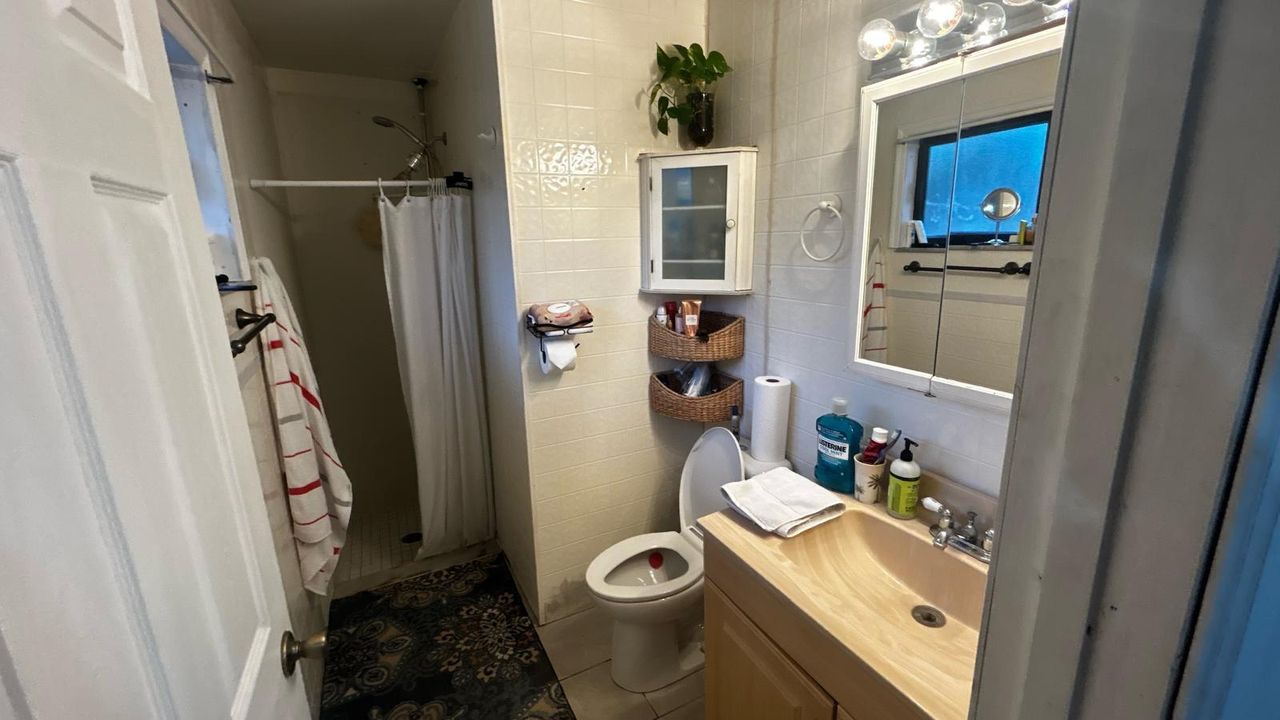 出租: $2,500 (3 贝兹, 2 浴室, 1008 平方英尺)