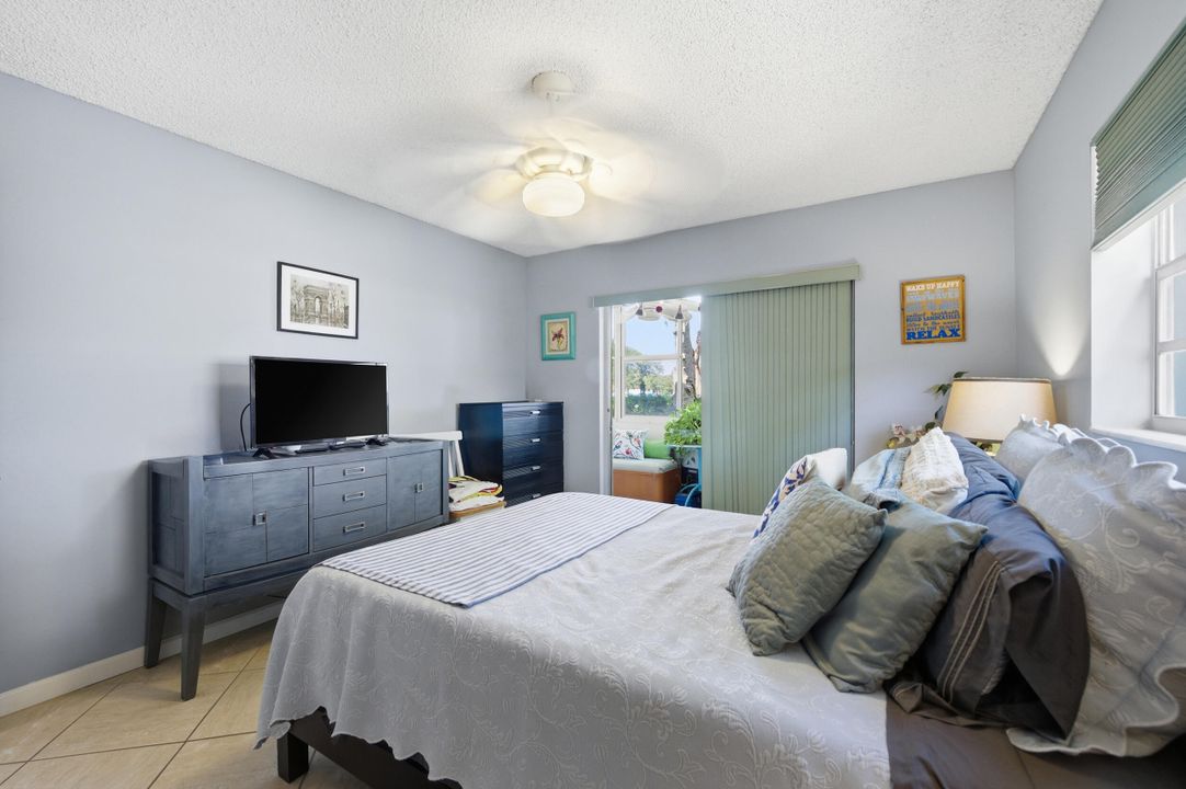 待售: $154,900 (2 贝兹, 2 浴室, 907 平方英尺)