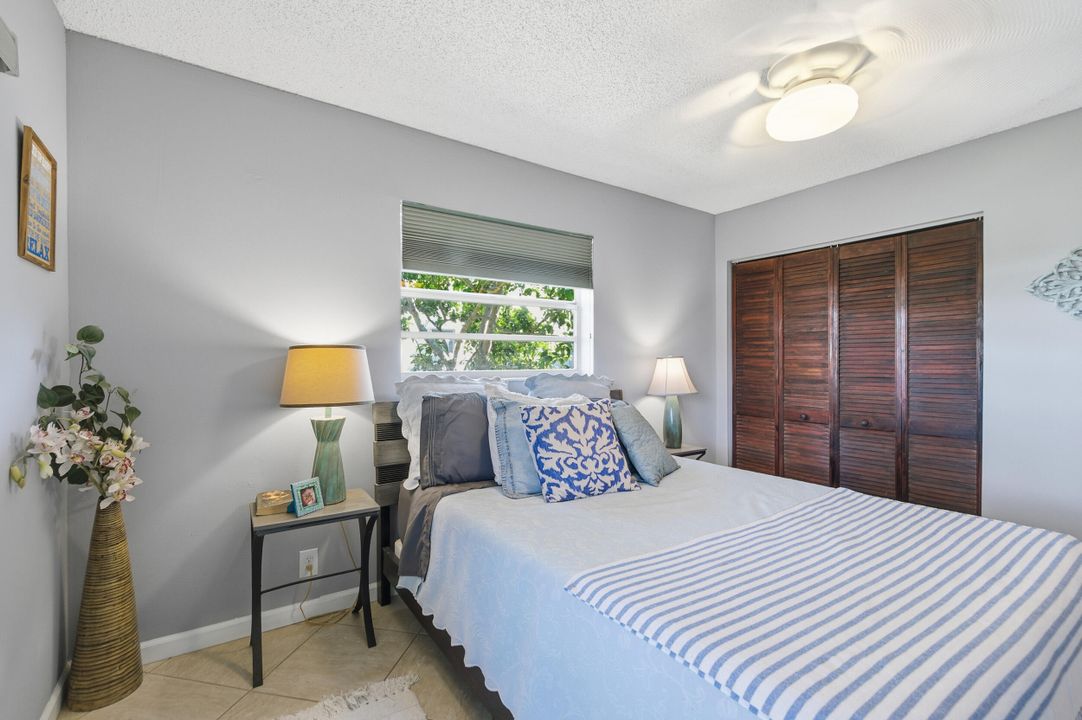 待售: $154,900 (2 贝兹, 2 浴室, 907 平方英尺)