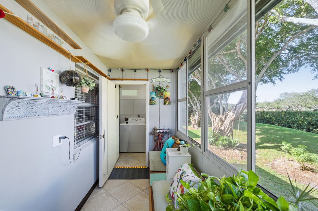 待售: $154,900 (2 贝兹, 2 浴室, 907 平方英尺)