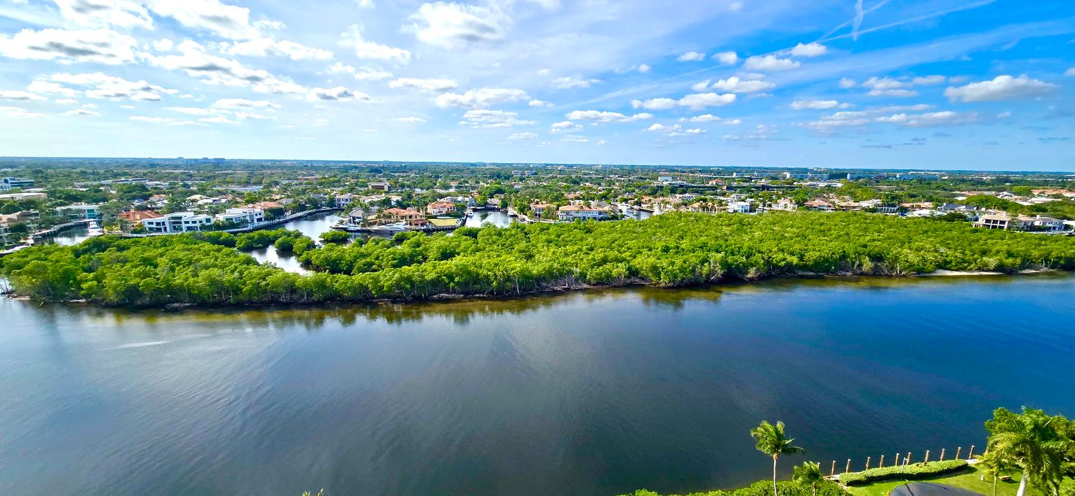 For Sale: $2,095,000 (2 beds, 2 baths, 1697 Square Feet)
