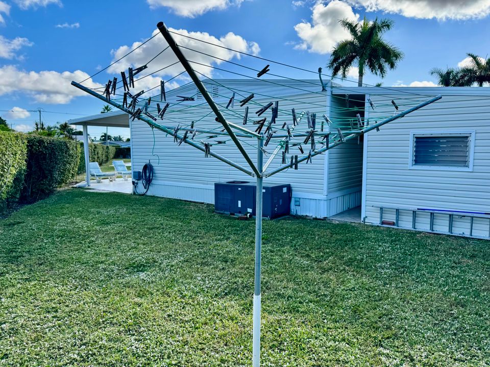 На продажу: $299,999 (2 спален, 2 ванн, 1654 Квадратных фут)