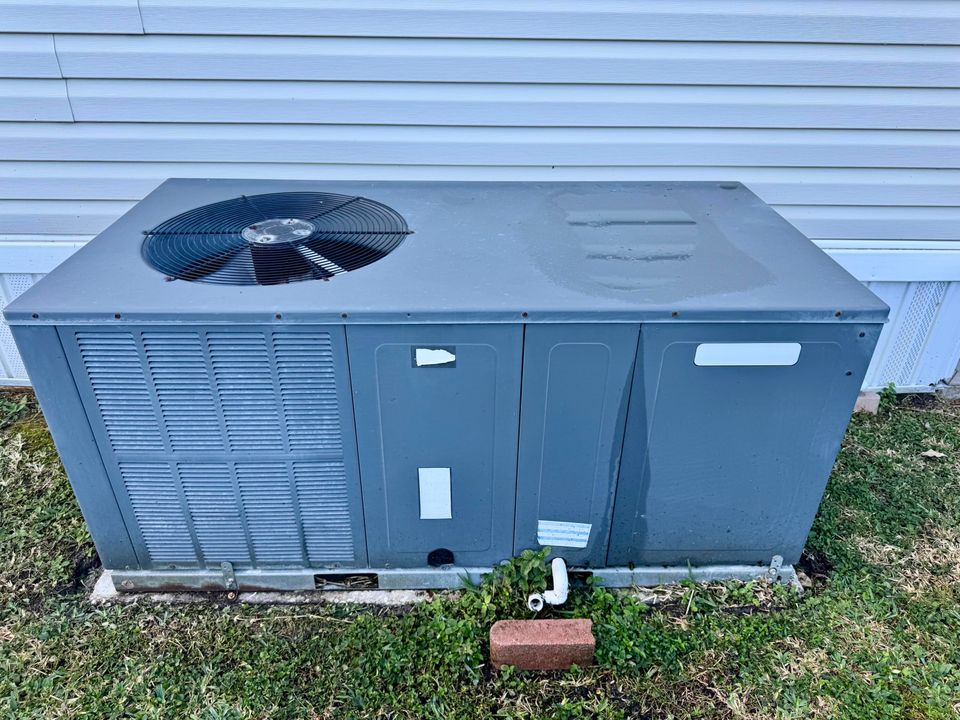 На продажу: $299,999 (2 спален, 2 ванн, 1654 Квадратных фут)