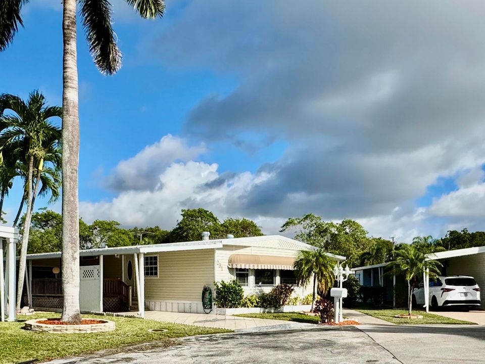 На продажу: $299,999 (2 спален, 2 ванн, 1654 Квадратных фут)