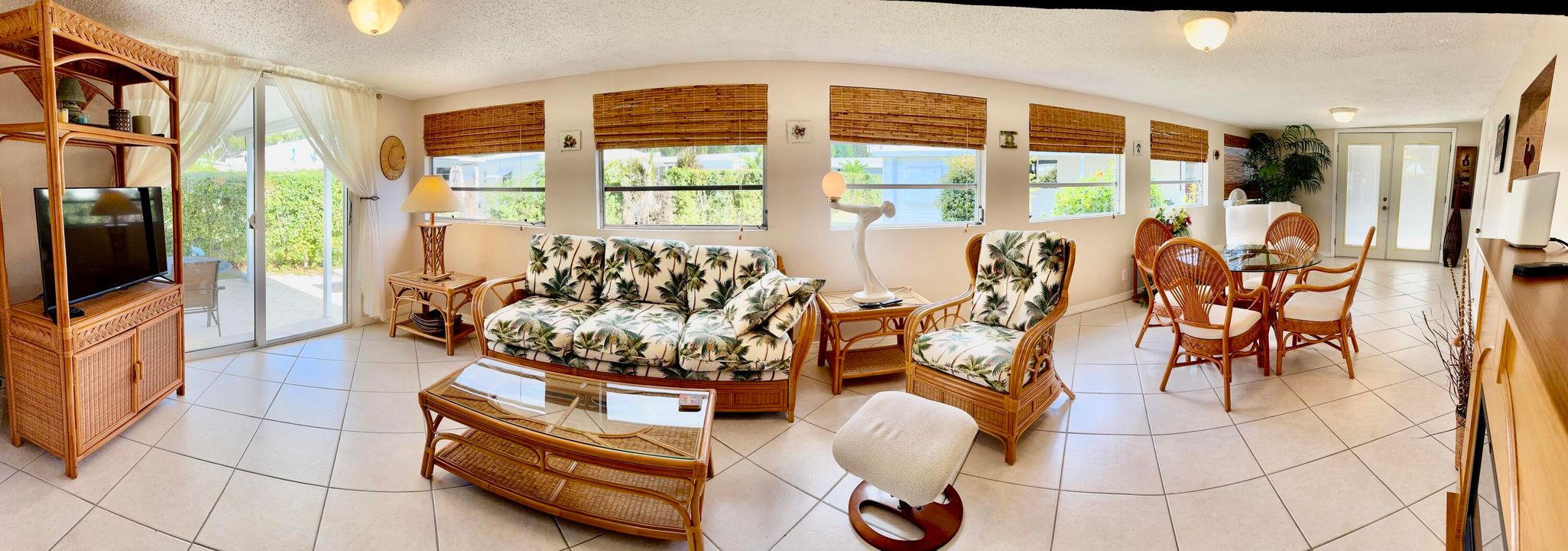 На продажу: $299,999 (2 спален, 2 ванн, 1654 Квадратных фут)