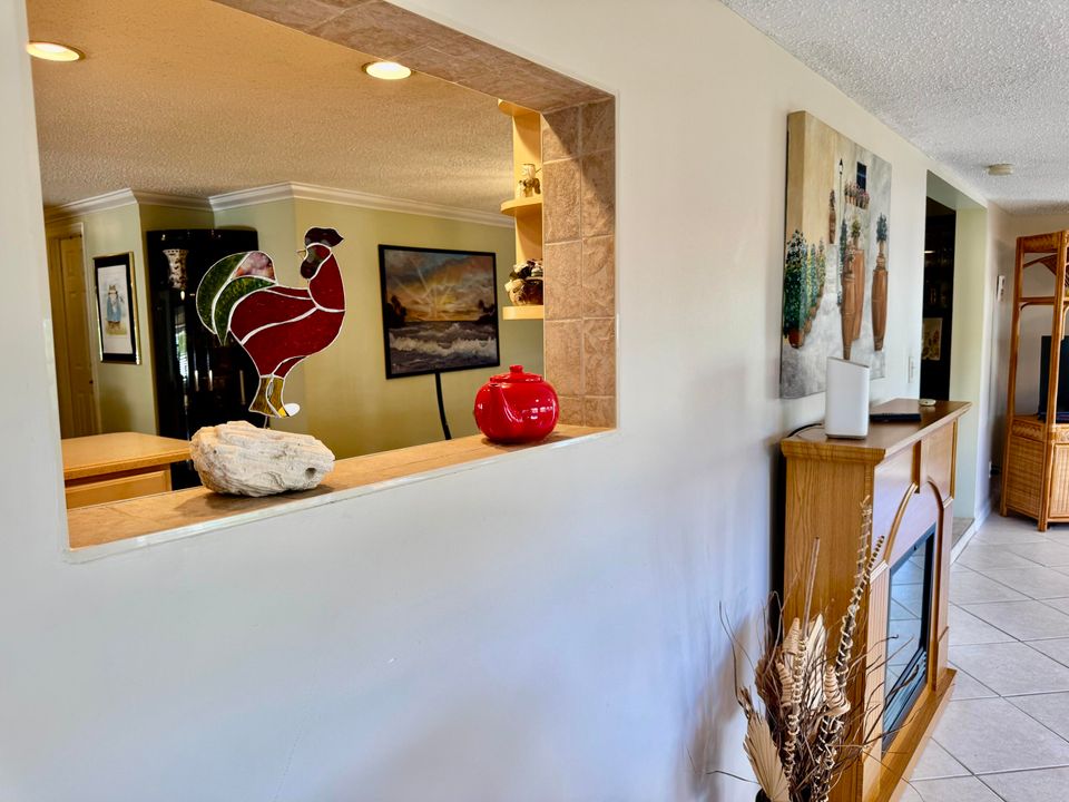 На продажу: $299,999 (2 спален, 2 ванн, 1654 Квадратных фут)