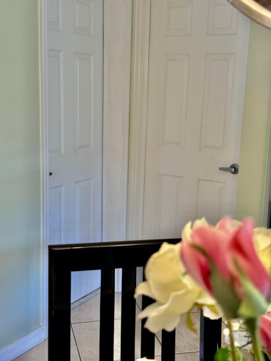 На продажу: $299,999 (2 спален, 2 ванн, 1654 Квадратных фут)