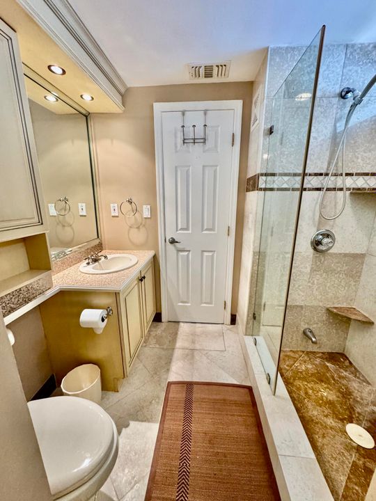 На продажу: $299,999 (2 спален, 2 ванн, 1654 Квадратных фут)