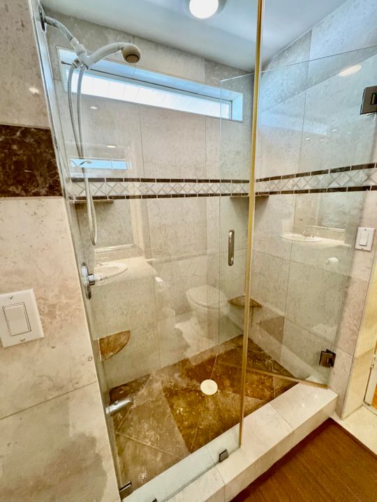 На продажу: $299,999 (2 спален, 2 ванн, 1654 Квадратных фут)