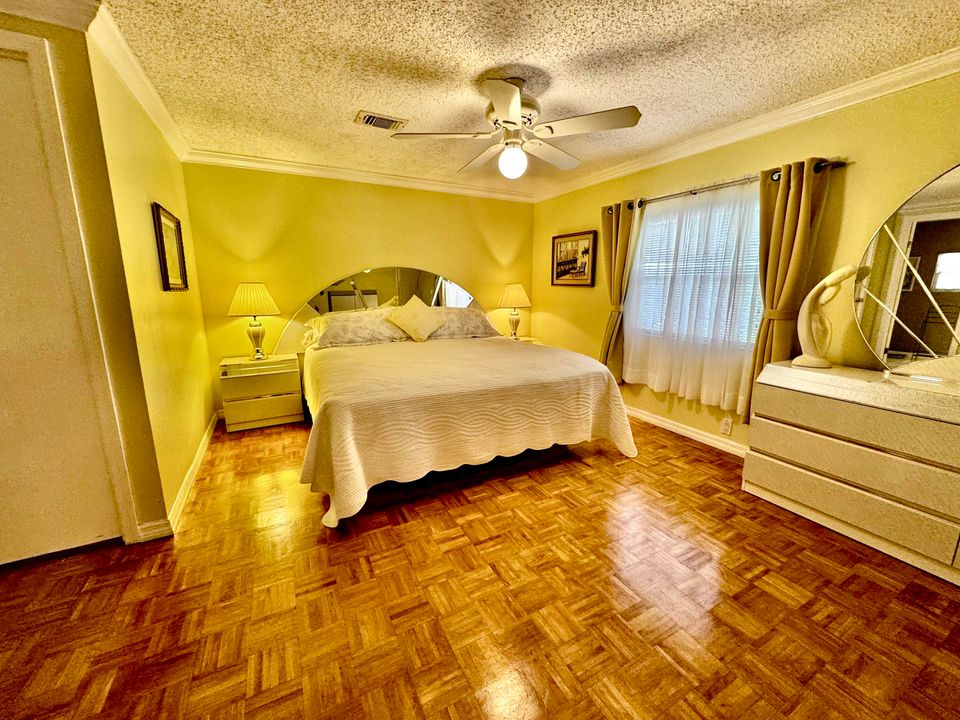 На продажу: $299,999 (2 спален, 2 ванн, 1654 Квадратных фут)