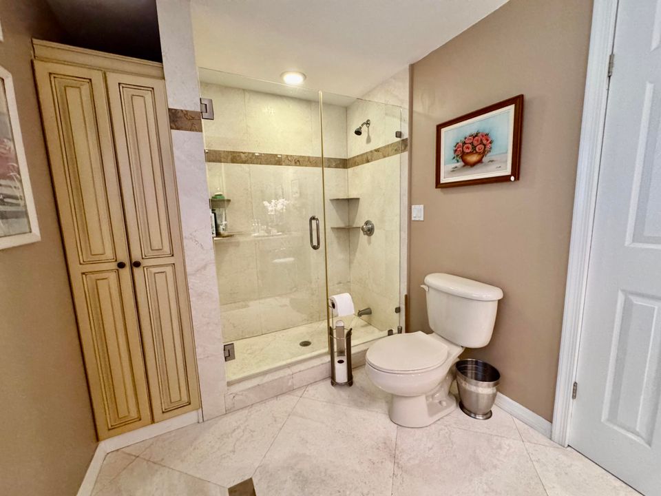 На продажу: $299,999 (2 спален, 2 ванн, 1654 Квадратных фут)