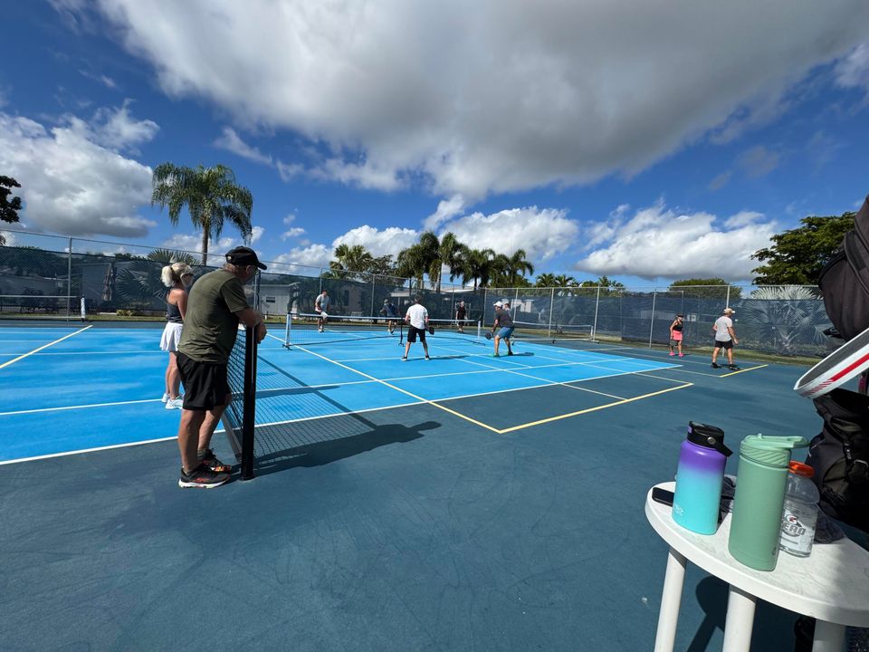 На продажу: $299,999 (2 спален, 2 ванн, 1654 Квадратных фут)