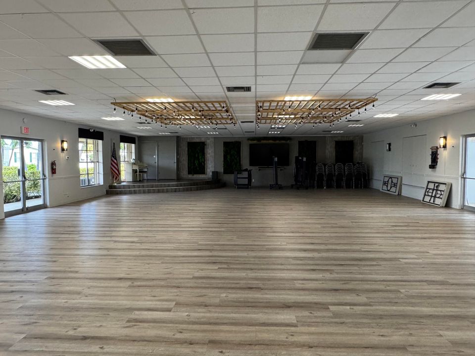 На продажу: $299,999 (2 спален, 2 ванн, 1654 Квадратных фут)