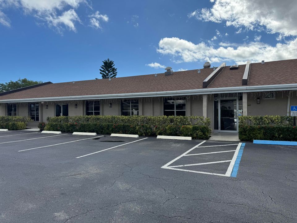 На продажу: $299,999 (2 спален, 2 ванн, 1654 Квадратных фут)