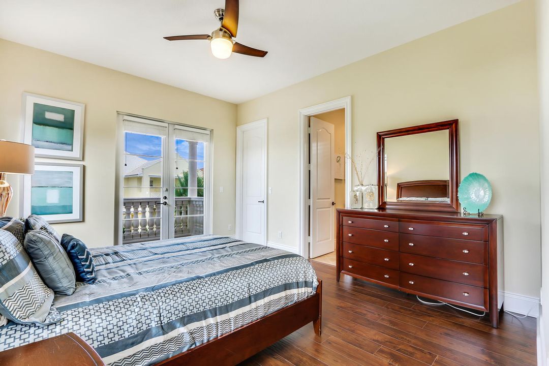 出租: $9,995 (4 贝兹, 3 浴室, 4152 平方英尺)