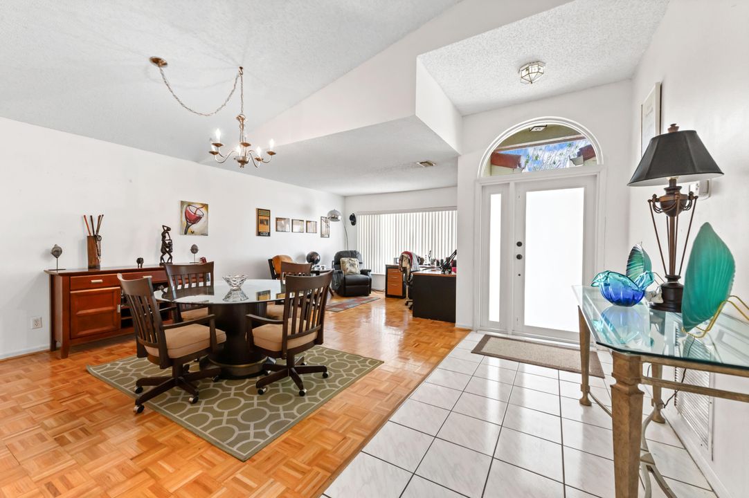 En Venta: $499,900 (3 camas, 2 baños, 1710 Pies cuadrados)