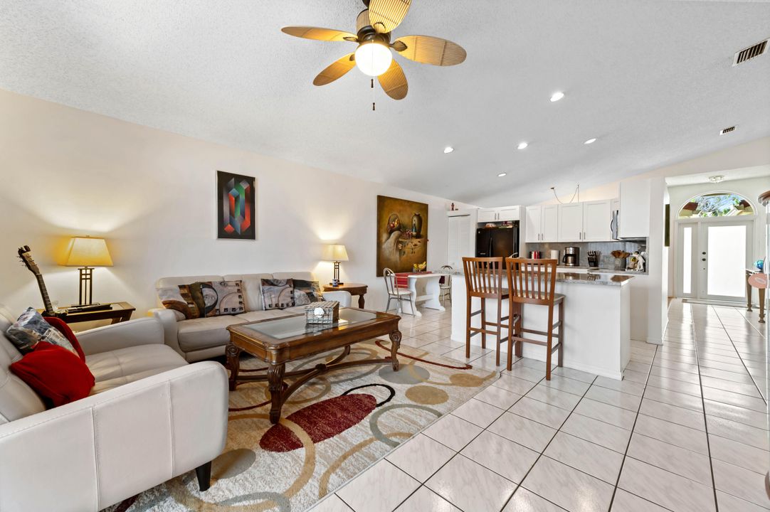 En Venta: $499,900 (3 camas, 2 baños, 1710 Pies cuadrados)