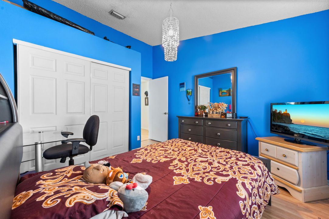 En Venta: $499,900 (3 camas, 2 baños, 1710 Pies cuadrados)